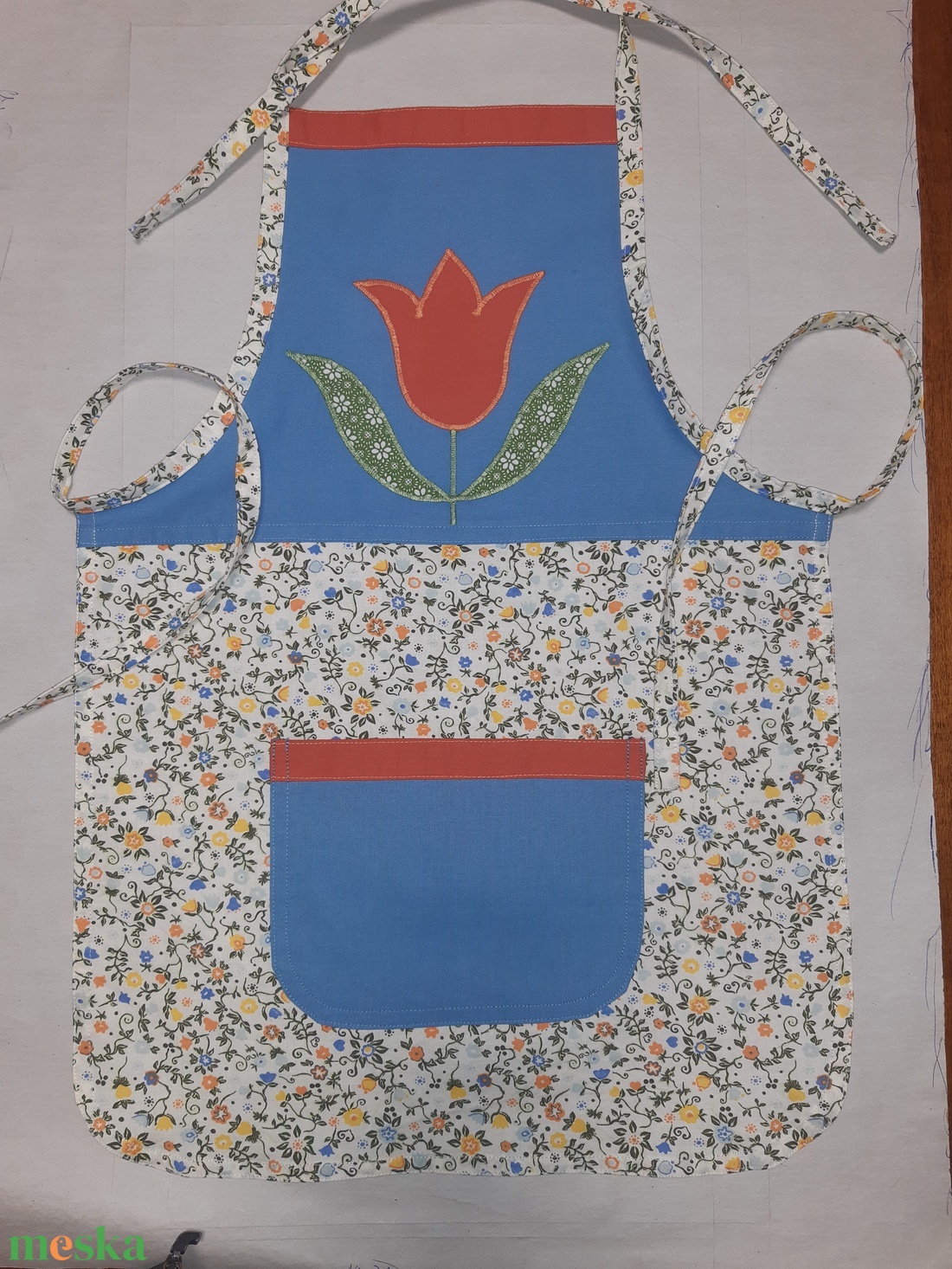 Tulipános kötény - otthon & életmód - konyhafelszerelés, tálalás - konyhai textil - kötény - Meska.hu