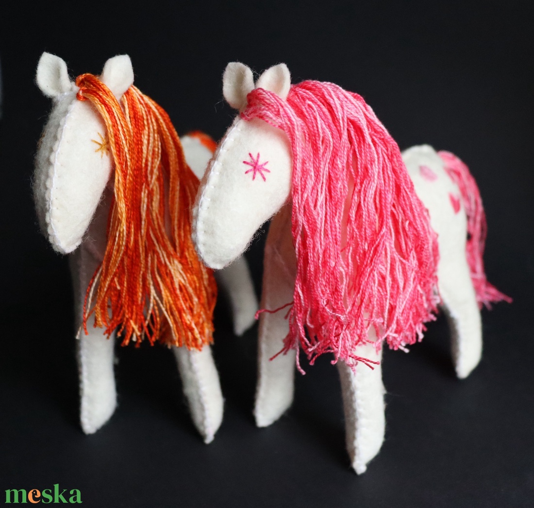 Sugár és Alkony, mesebeli lovacskák a varázserdőből - játék & sport - plüssállat & játékfigura - ló - Meska.hu