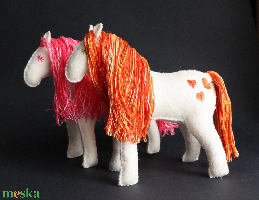 Sugár és Alkony, mesebeli lovacskák a varázserdőből - játék & sport - plüssállat & játékfigura - ló - Meska.hu