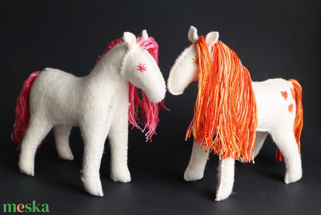 Sugár és Alkony, mesebeli lovacskák a varázserdőből - játék & sport - plüssállat & játékfigura - ló - Meska.hu