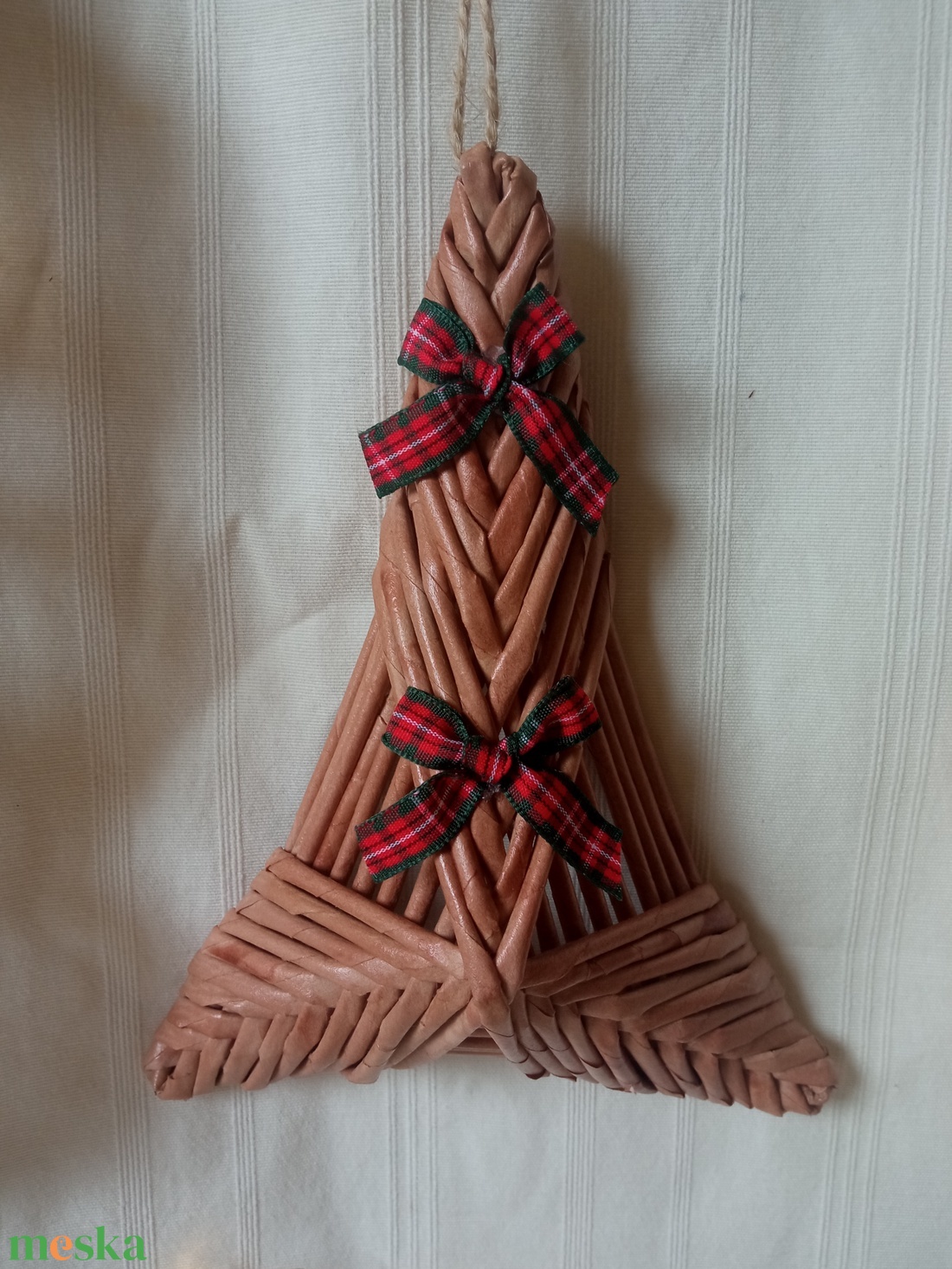 Papírfonott fenyő ajtódísz - karácsony - karácsonyi lakásdekoráció - karácsonyi ajtódíszek - Meska.hu