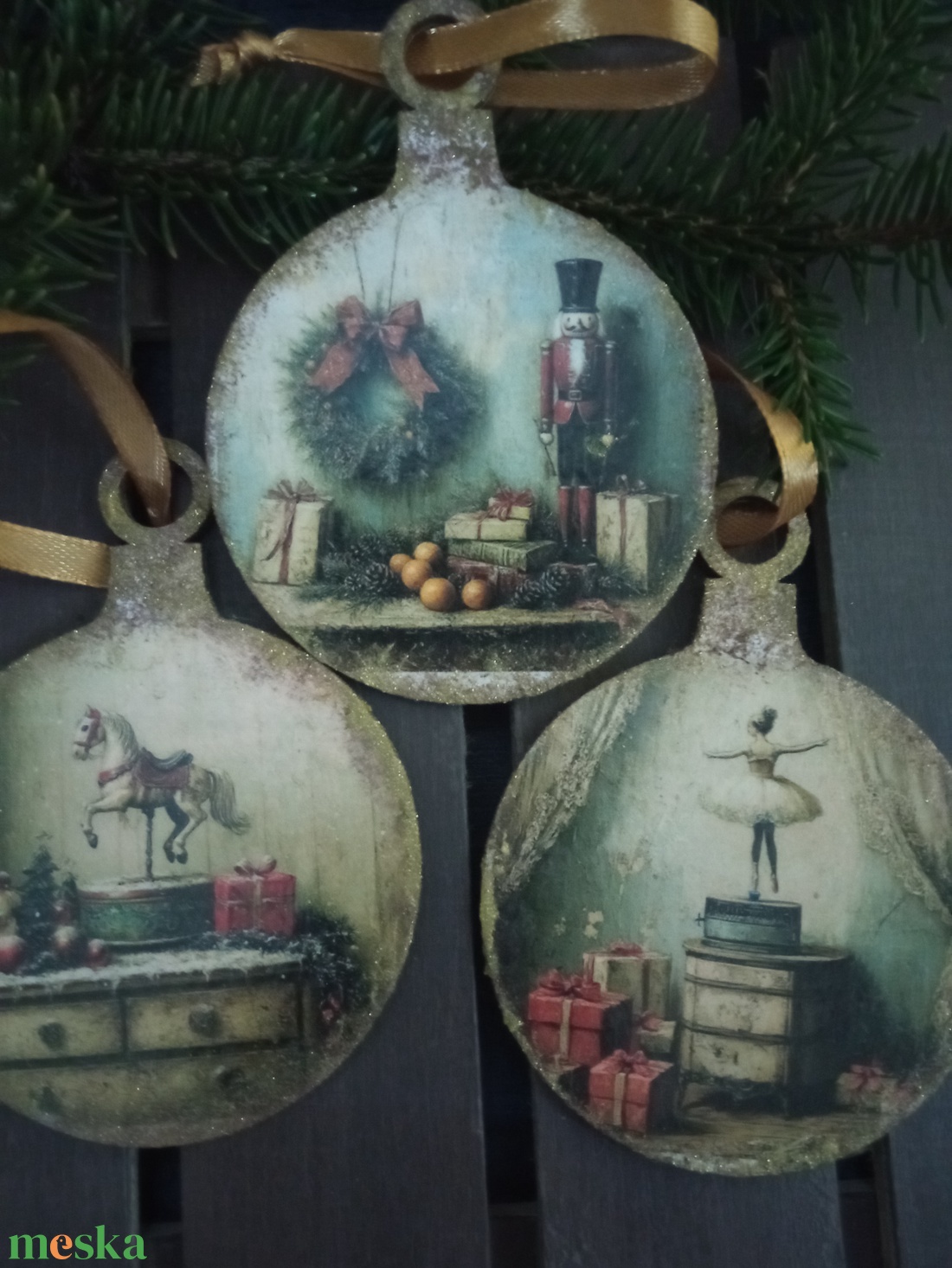 Diótörő-karácsonyfadíszek  - karácsony - karácsonyi lakásdekoráció - karácsonyfadíszek - Meska.hu