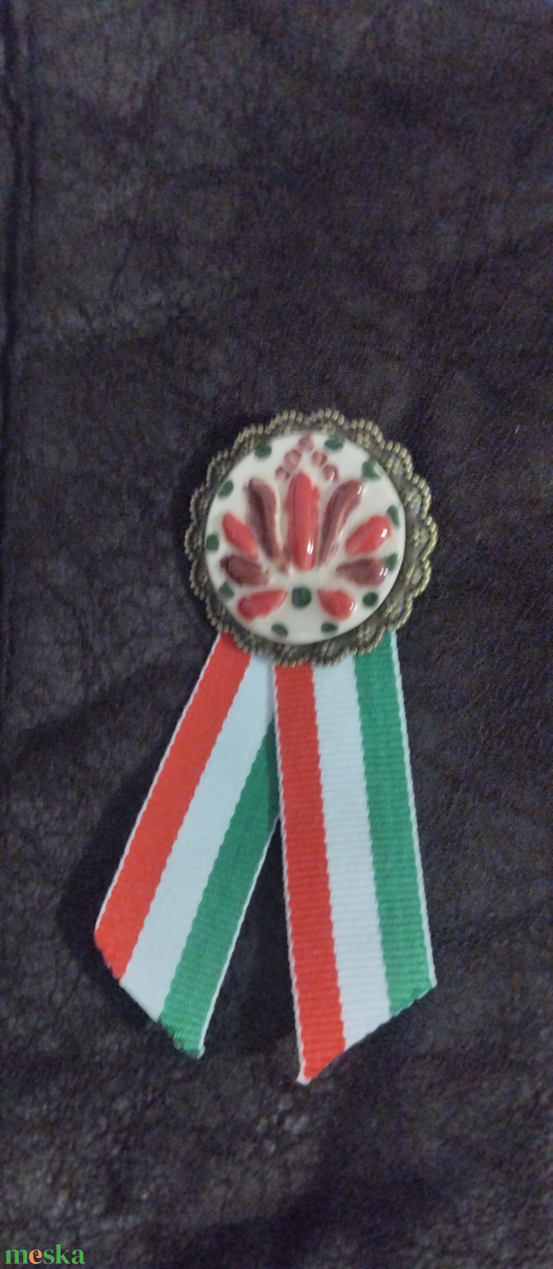 Kerámia kokárda - ékszer - kitűző és bross - Meska.hu