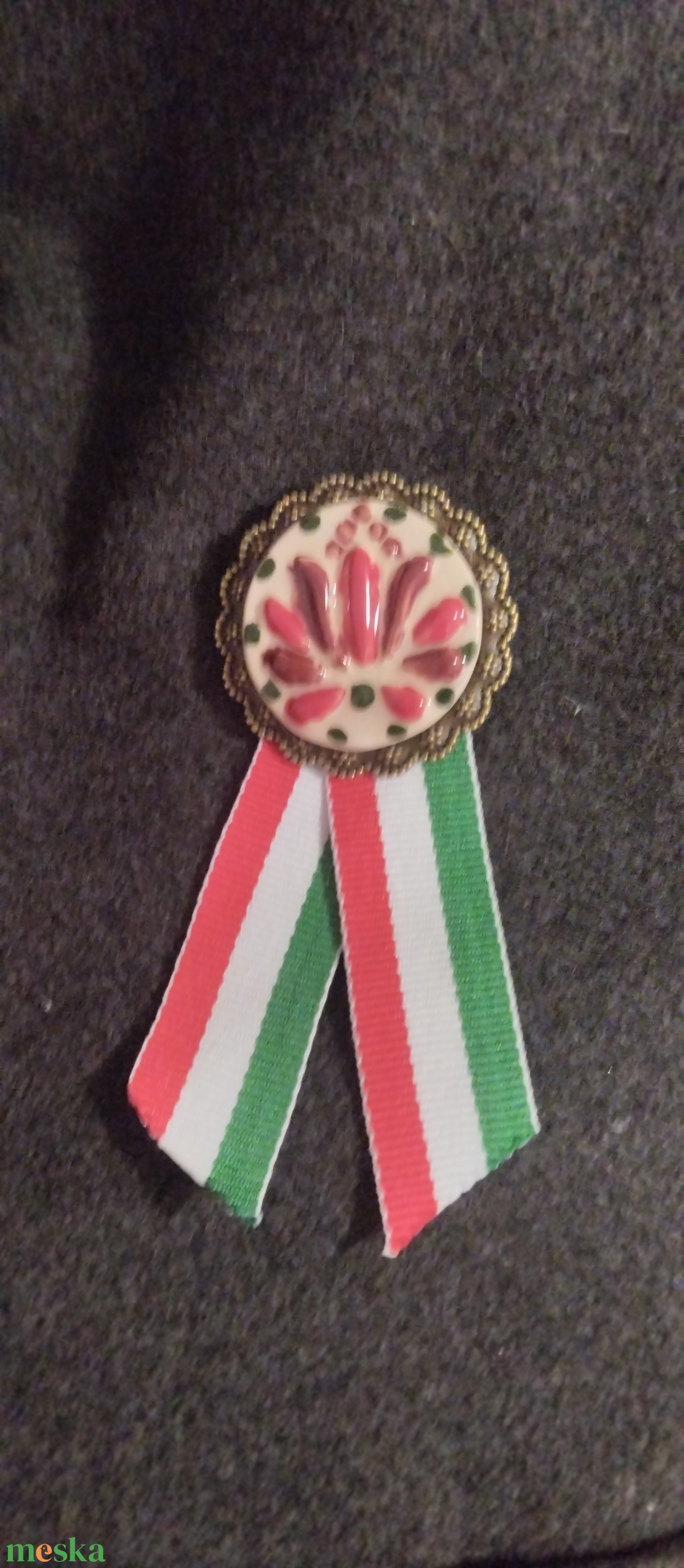Kerámia kokárda - ékszer - kitűző és bross - Meska.hu