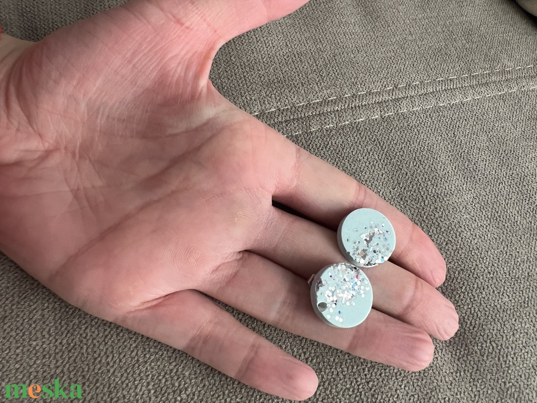 Világoskék, csillogó, egyedi fülbevalók - esküvő - ékszer - fülbevaló - Meska.hu