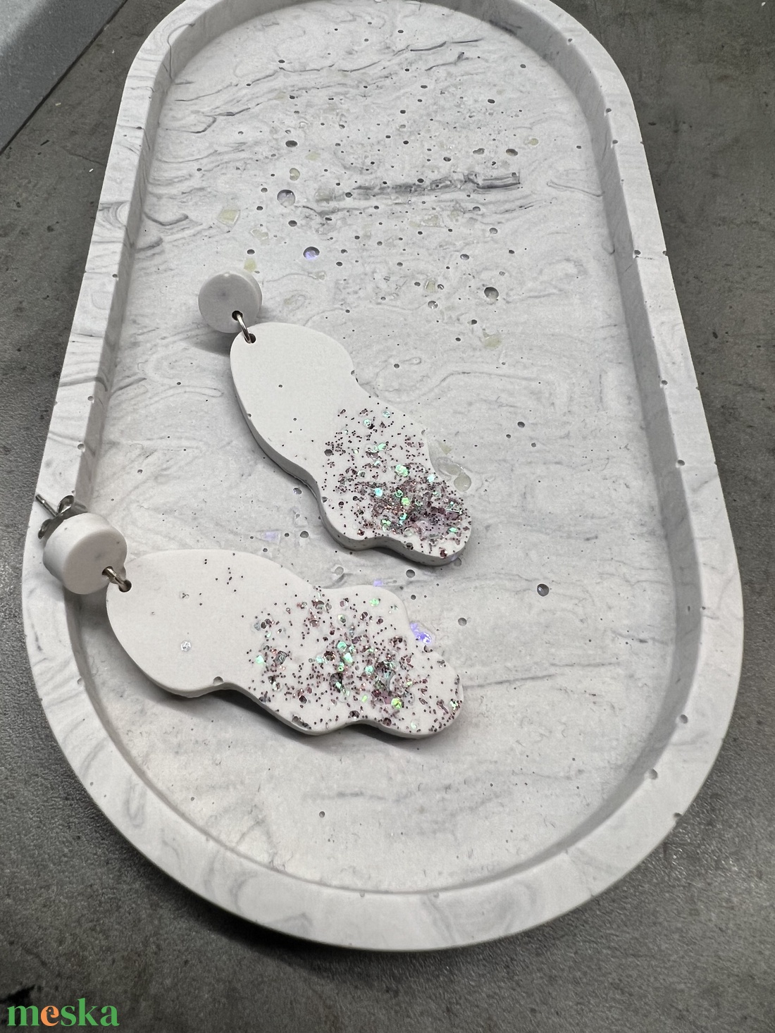 Ékszertartó, márványos-csillámos - ékszer - ékszertartó - ékszertartó tál - Meska.hu