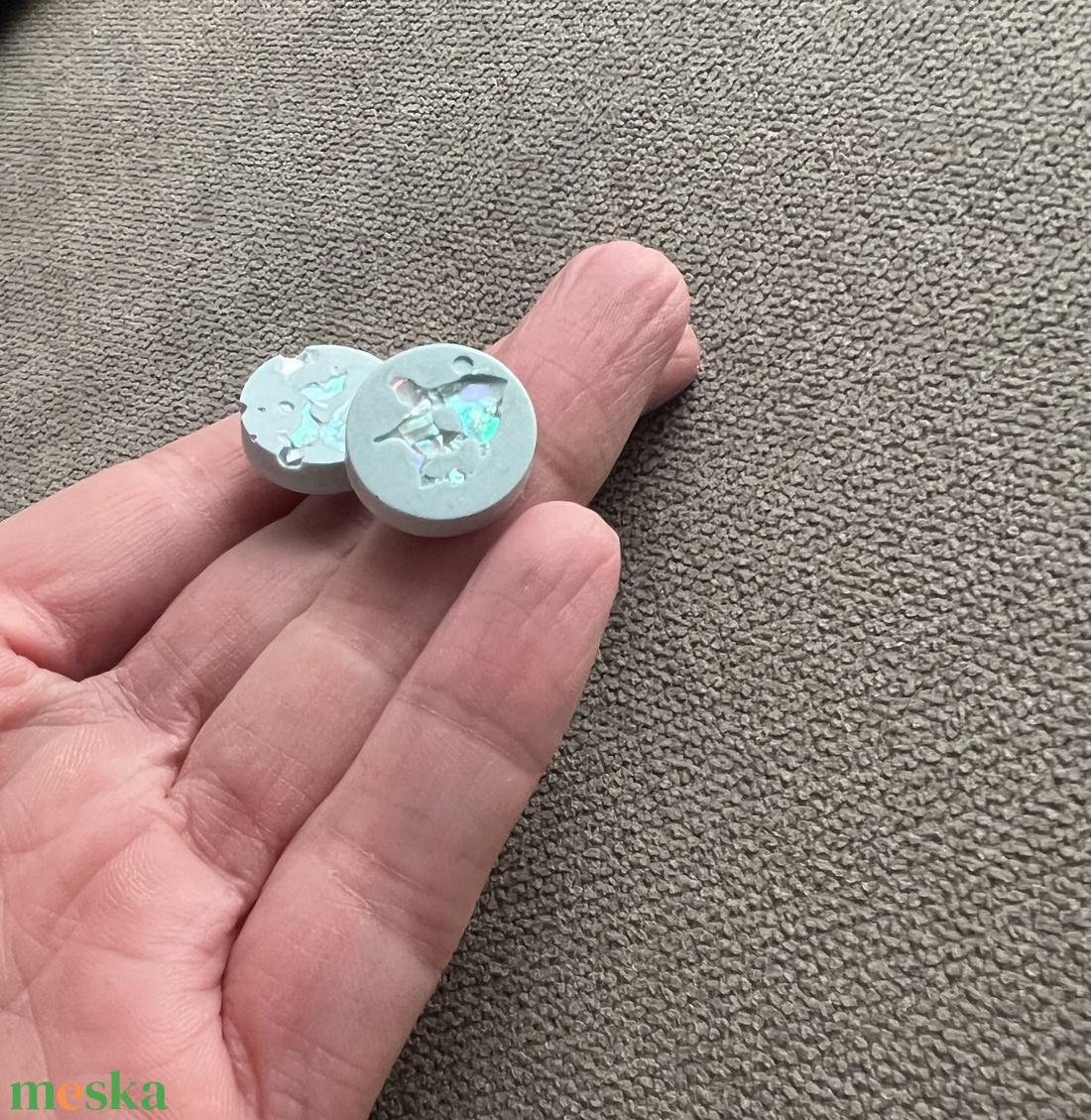 Világoskék, csillámpelyhes fülbevaló - esküvő - ékszer - fülbevaló - Meska.hu