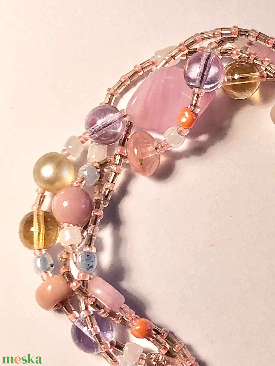 Andrassy Couture gyöngyös karkötő  - ékszer - karkötő - karkötő medállal - Meska.hu