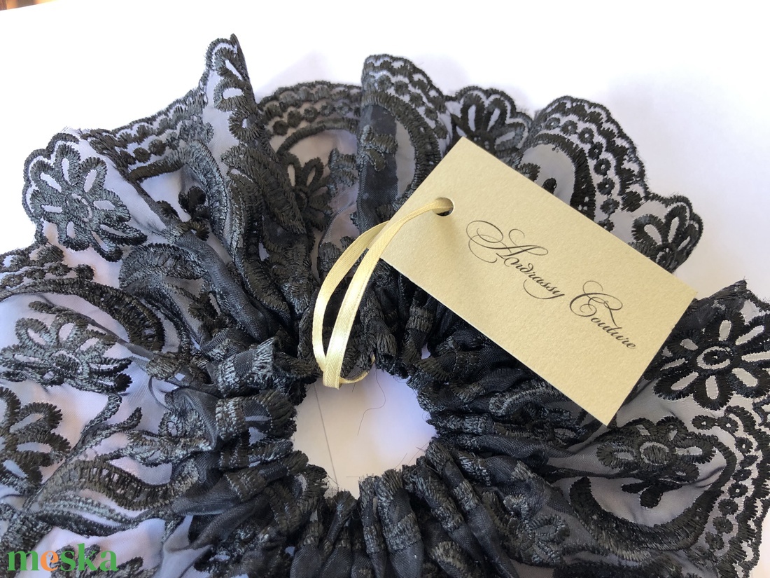 Andrassy Couture fekete csipke hajgumi - ruha & divat - hajdísz & hajcsat - hajgumi - Meska.hu