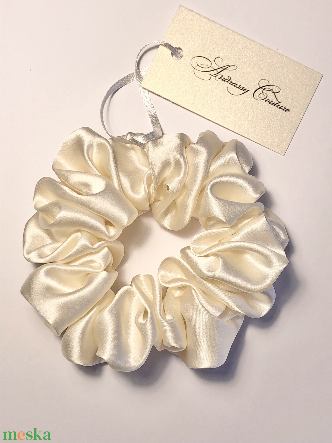 Andrassy Couture vajszínű hernyóselyem hajgumi - ruha & divat - hajdísz & hajcsat - hajgumi - Meska.hu