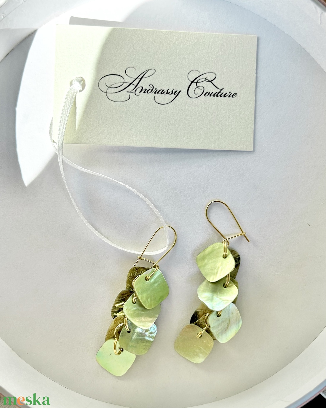 Andrassy Couture zöld szögletes kagyló fülbevaló  - ékszer - fülbevaló - lógó fülbevaló - Meska.hu