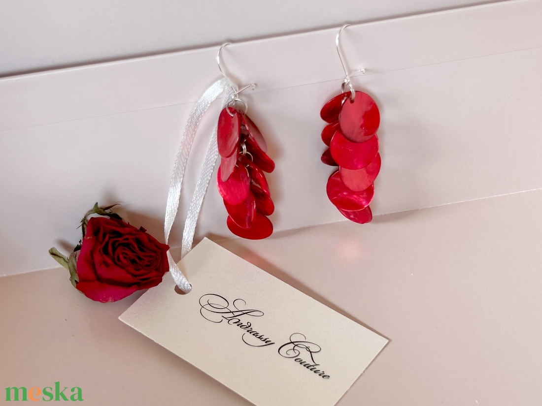 Andrassy Couture piros kagyló fülbevaló  - ékszer - fülbevaló - lógó fülbevaló - Meska.hu