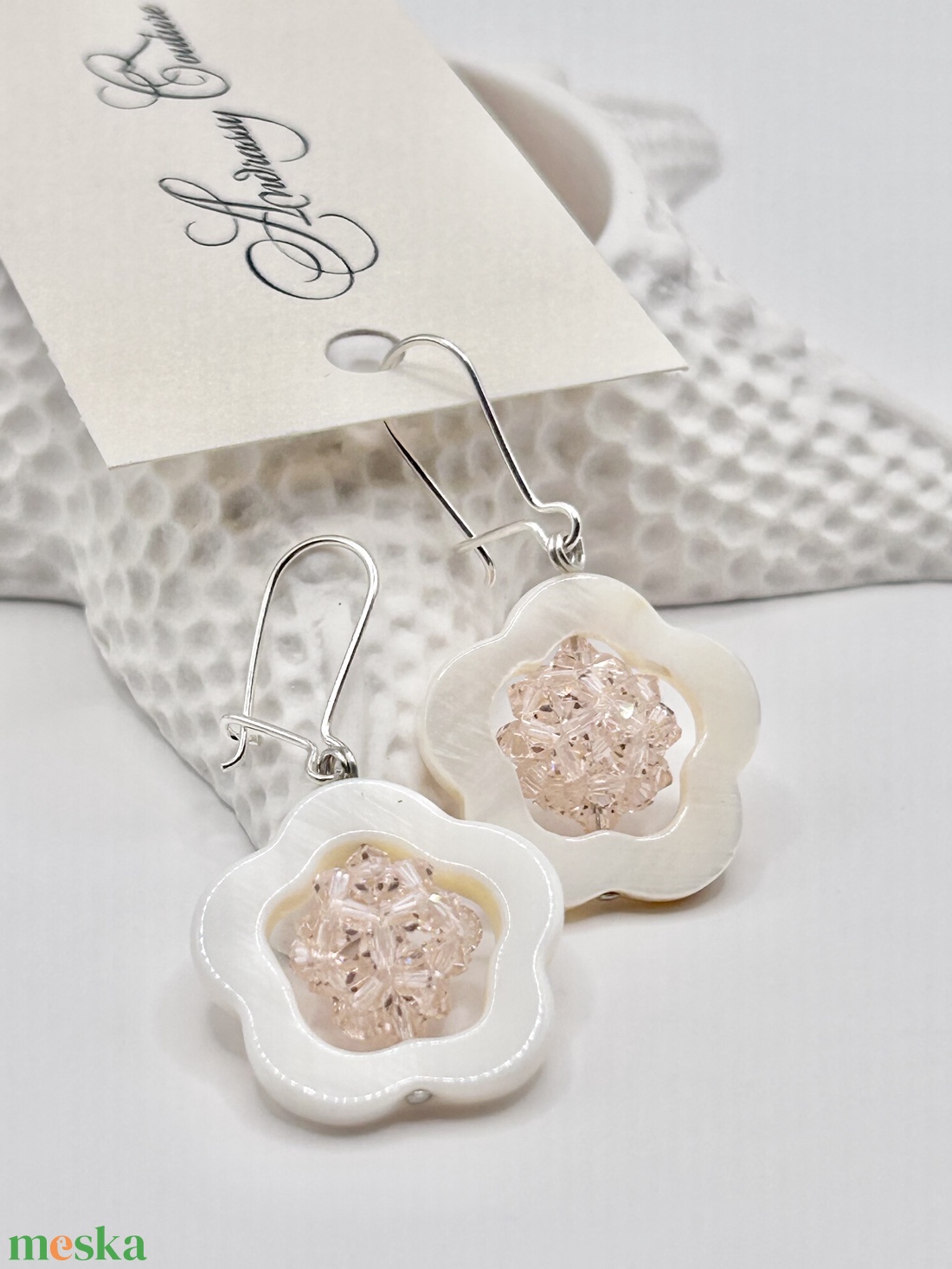 Andrassy Couture kagyló virág Swarovski kristály fülbevaló ezüst akasztóval - ékszer - fülbevaló - lógó fülbevaló - Meska.hu