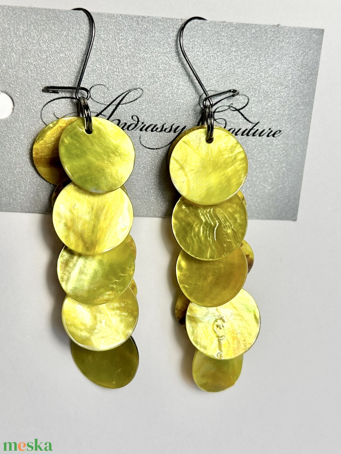 Andrassy Couture neonzöld kagyló fülbevaló  - ékszer - fülbevaló - lógó fülbevaló - Meska.hu