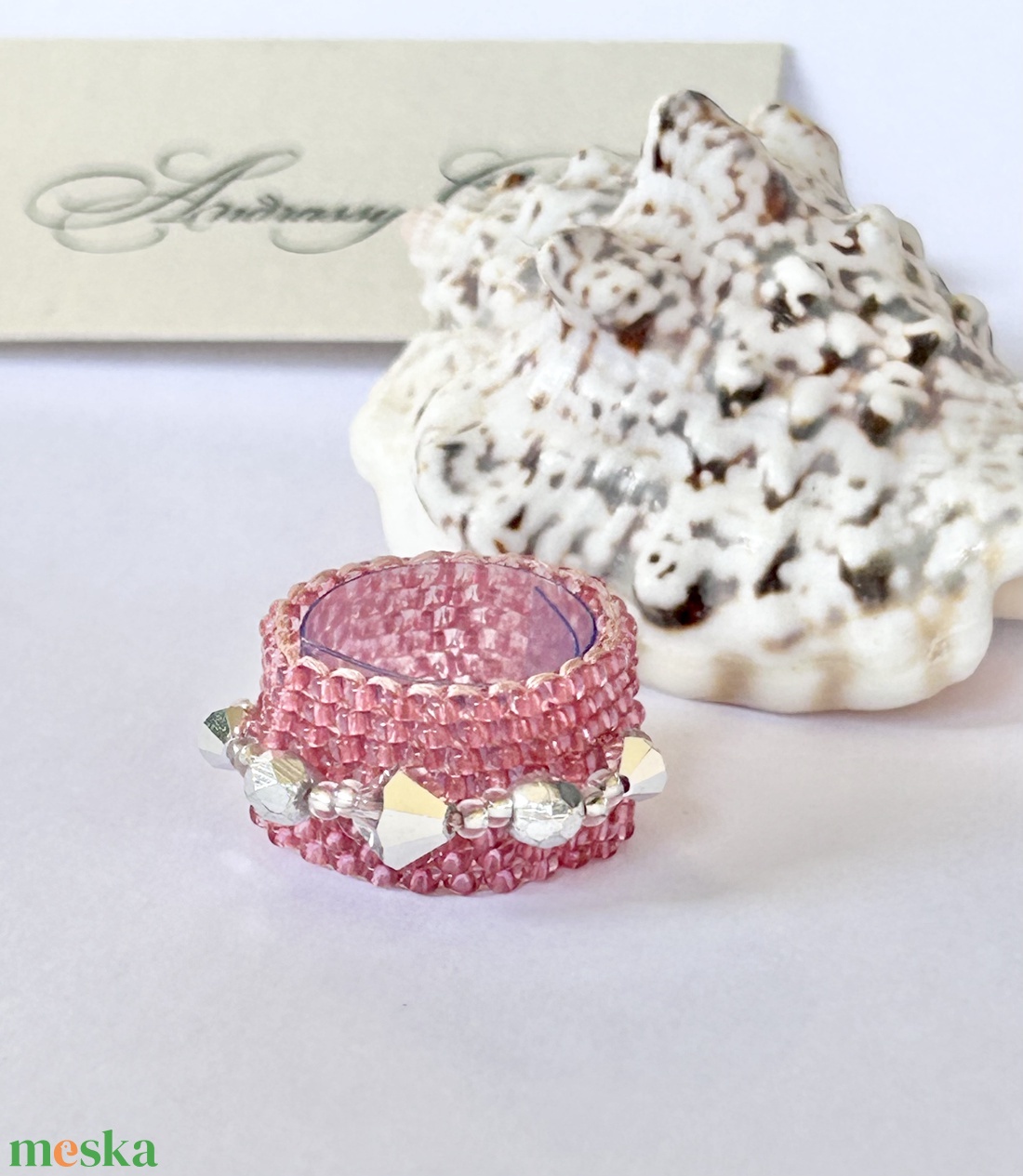 Andrassy Couture rózsaszín gyöngy gyűrű Swarovski kristállyal - ékszer - gyűrű - figurális gyűrű - Meska.hu