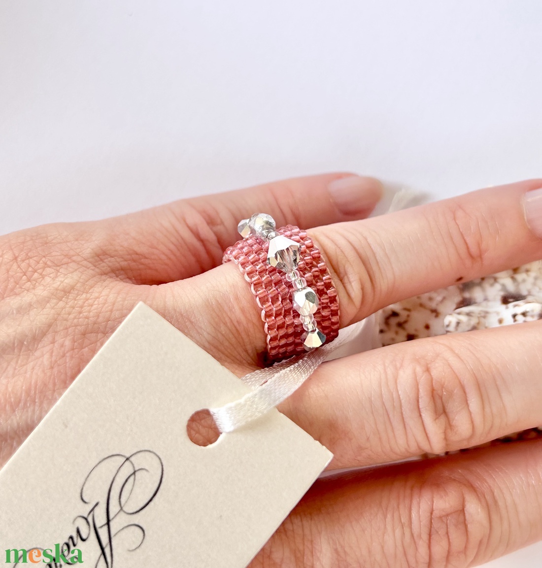 Andrassy Couture rózsaszín gyöngy gyűrű Swarovski kristállyal - ékszer - gyűrű - figurális gyűrű - Meska.hu