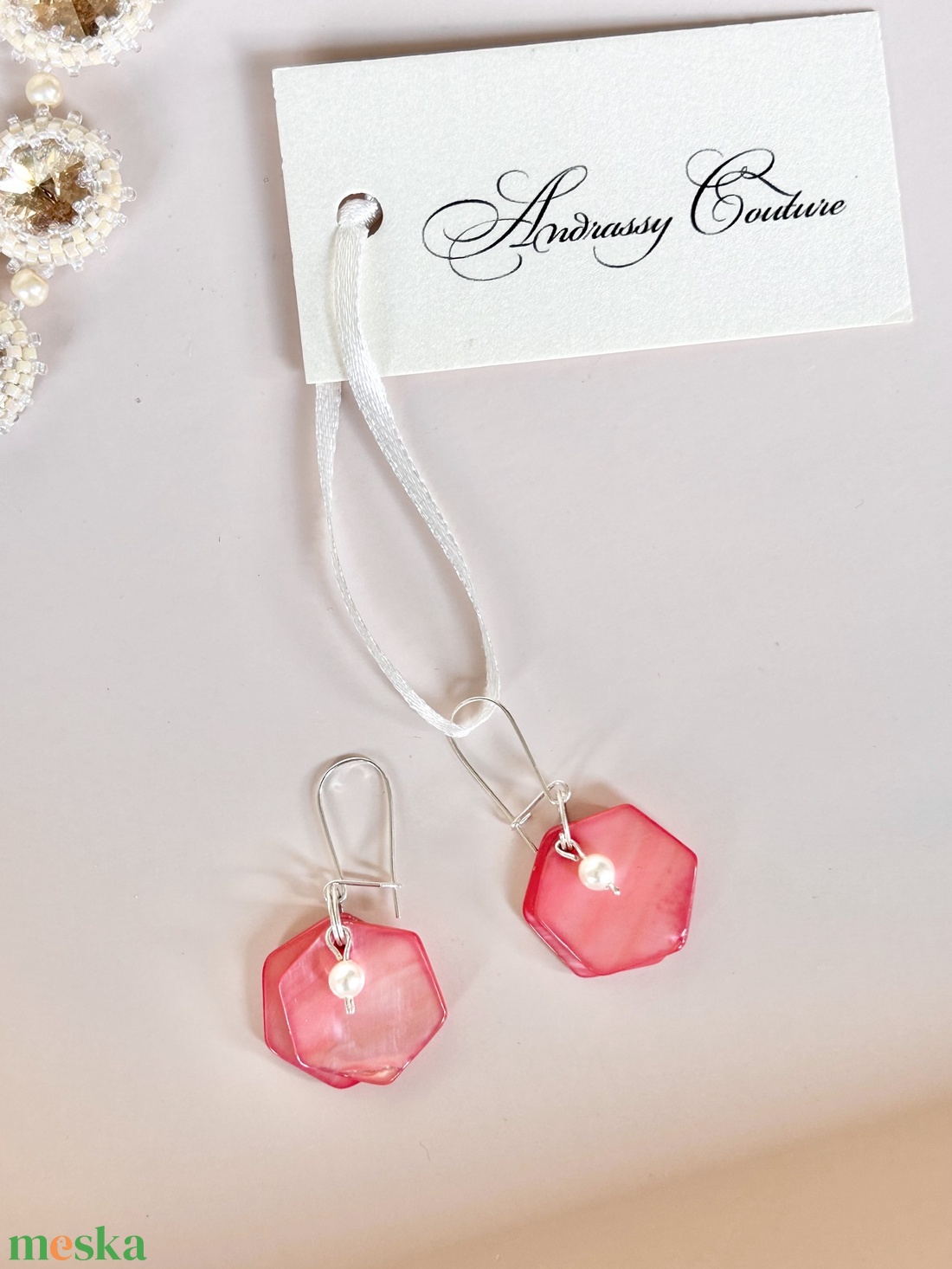 Andrassy Couture hatszög kagyló és Swarovski fülbevaló  - ékszer - fülbevaló - lógó fülbevaló - Meska.hu