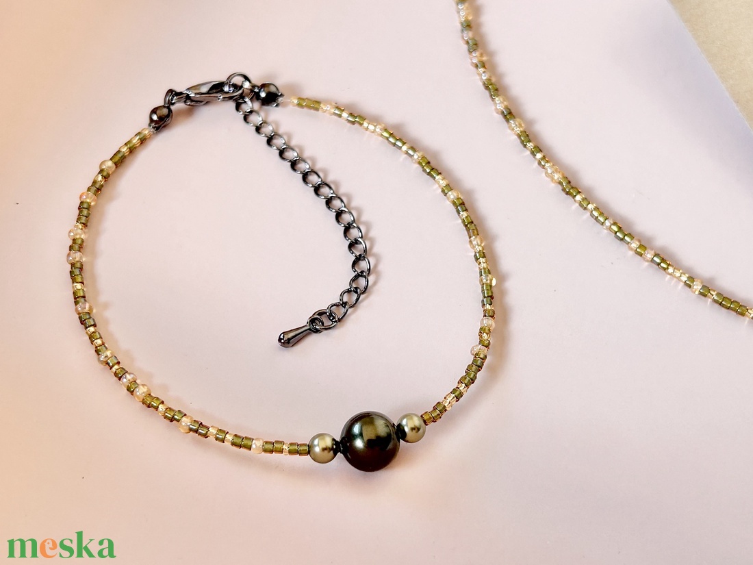 Andrassy Couture zöld/arany Swarovski bogyó egysoros gyöngy nyaklánc és karkötő szett - ékszer - ékszerszett - Meska.hu