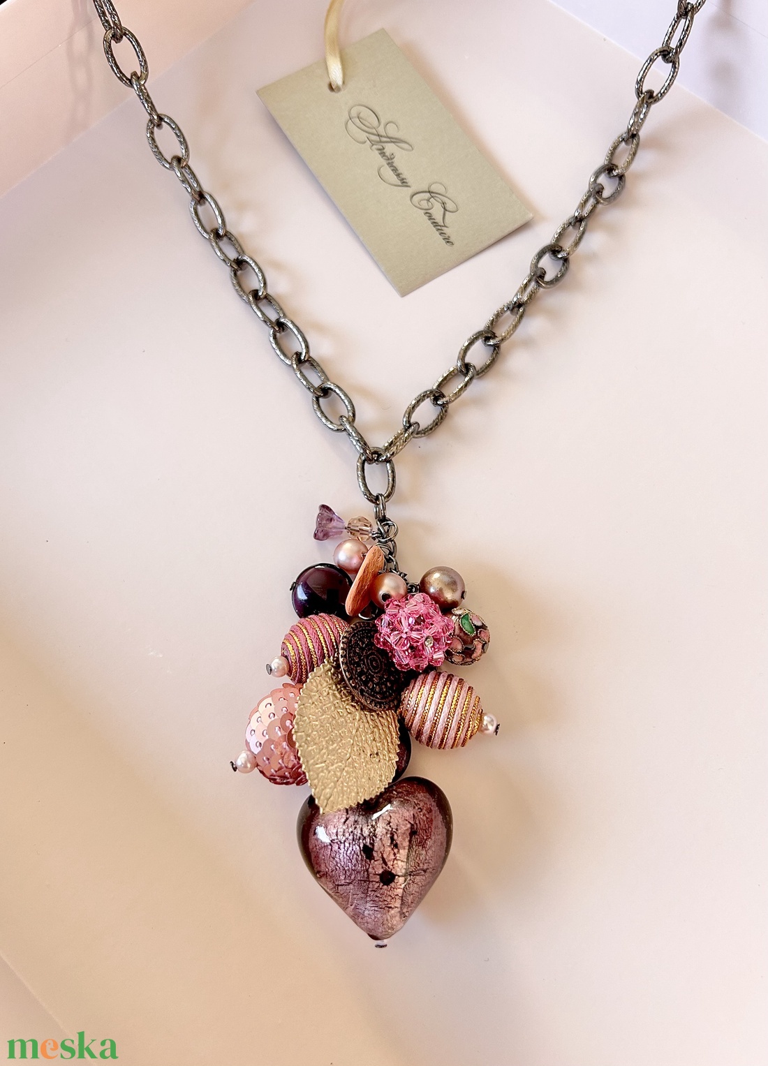 Andrassy Couture �úgyis rám figyelsz csak láncos, nagy medálos nyaklánc Swarovski kristállyal  - ékszer - nyaklánc - gyöngyös nyaklánc - Meska.hu
