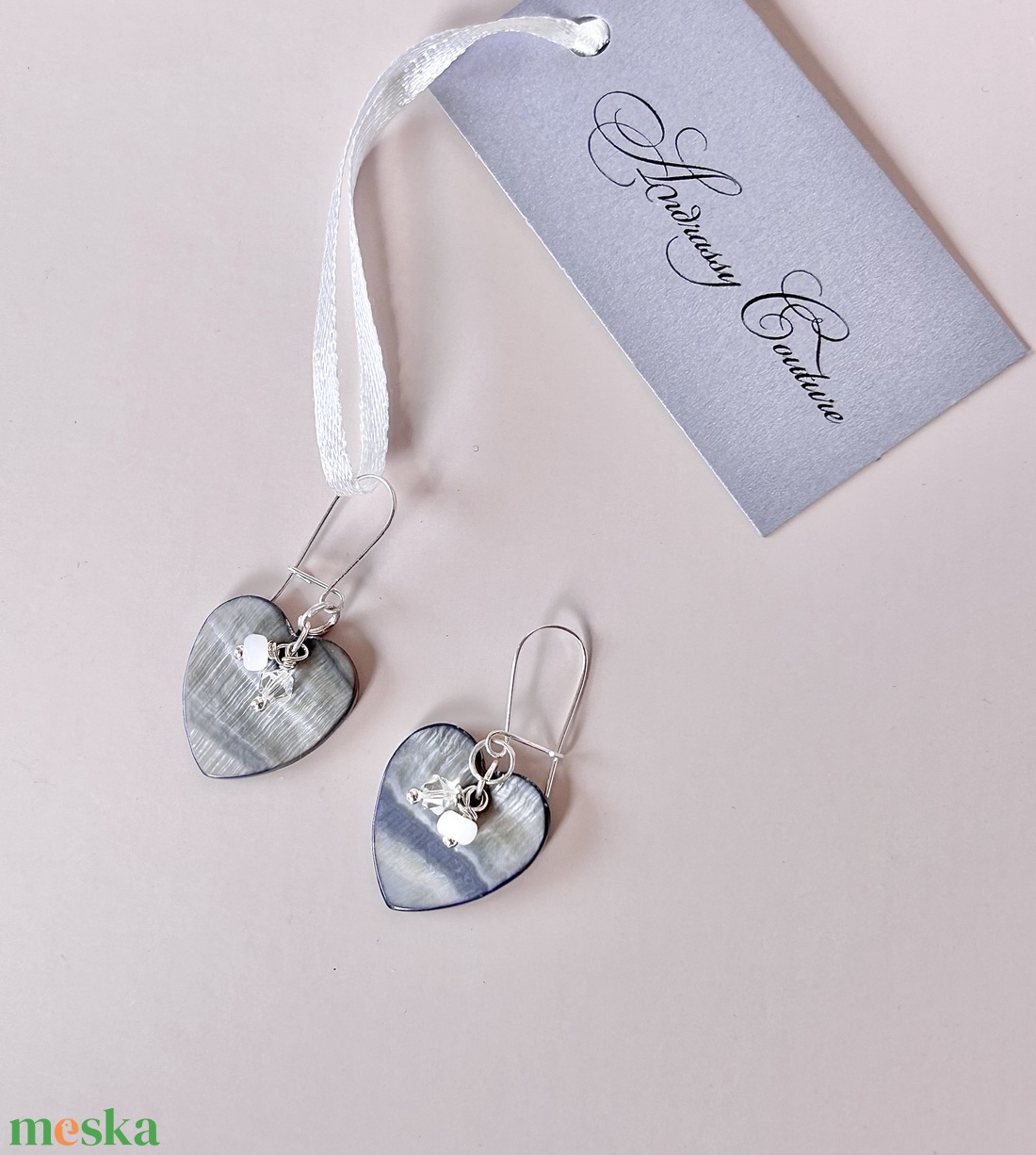 Andrassy Couture ezüstös szivecske kagyló és Swarovski fülbevaló  - ékszer - fülbevaló - lógó fülbevaló - Meska.hu