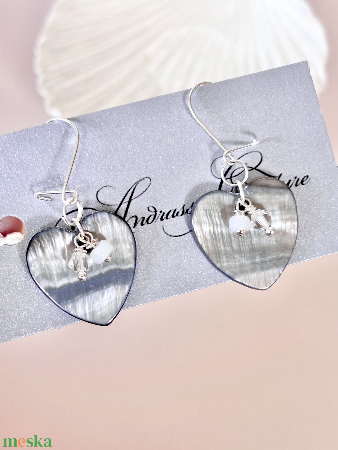 Andrassy Couture ezüstös szivecske kagyló és Swarovski fülbevaló  - ékszer - fülbevaló - lógó fülbevaló - Meska.hu