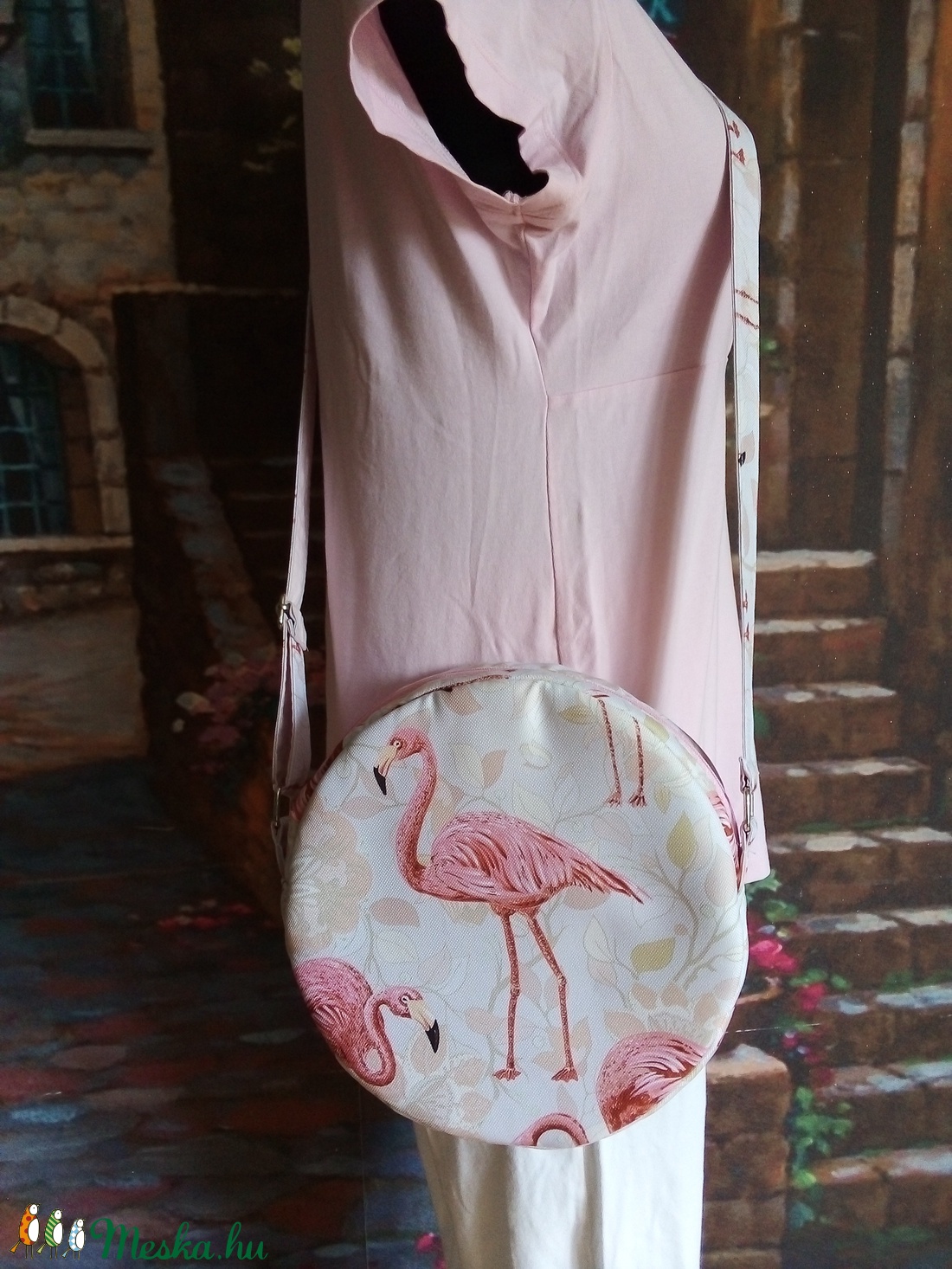 FLAMINGÓS KEREK TÁSKA. - táska & tok - kézitáska & válltáska - vállon átvethető táska - Meska.hu FLAMINGÓS KEREK TÁSKA. - táska & tok - kézitáska & válltáska - vállon átvethető táska - Meska.hu