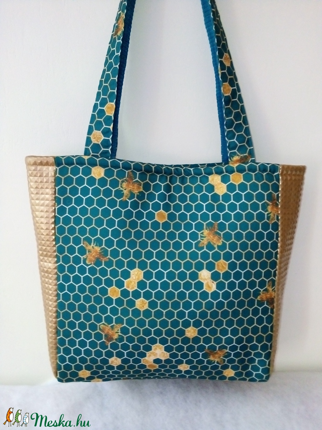 Türkiz méhsejtes táska2. - táska & tok - kézitáska & válltáska - válltáska - Meska.hu Türkiz méhsejtes táska2. - táska & tok - kézitáska & válltáska - válltáska - Meska.hu
