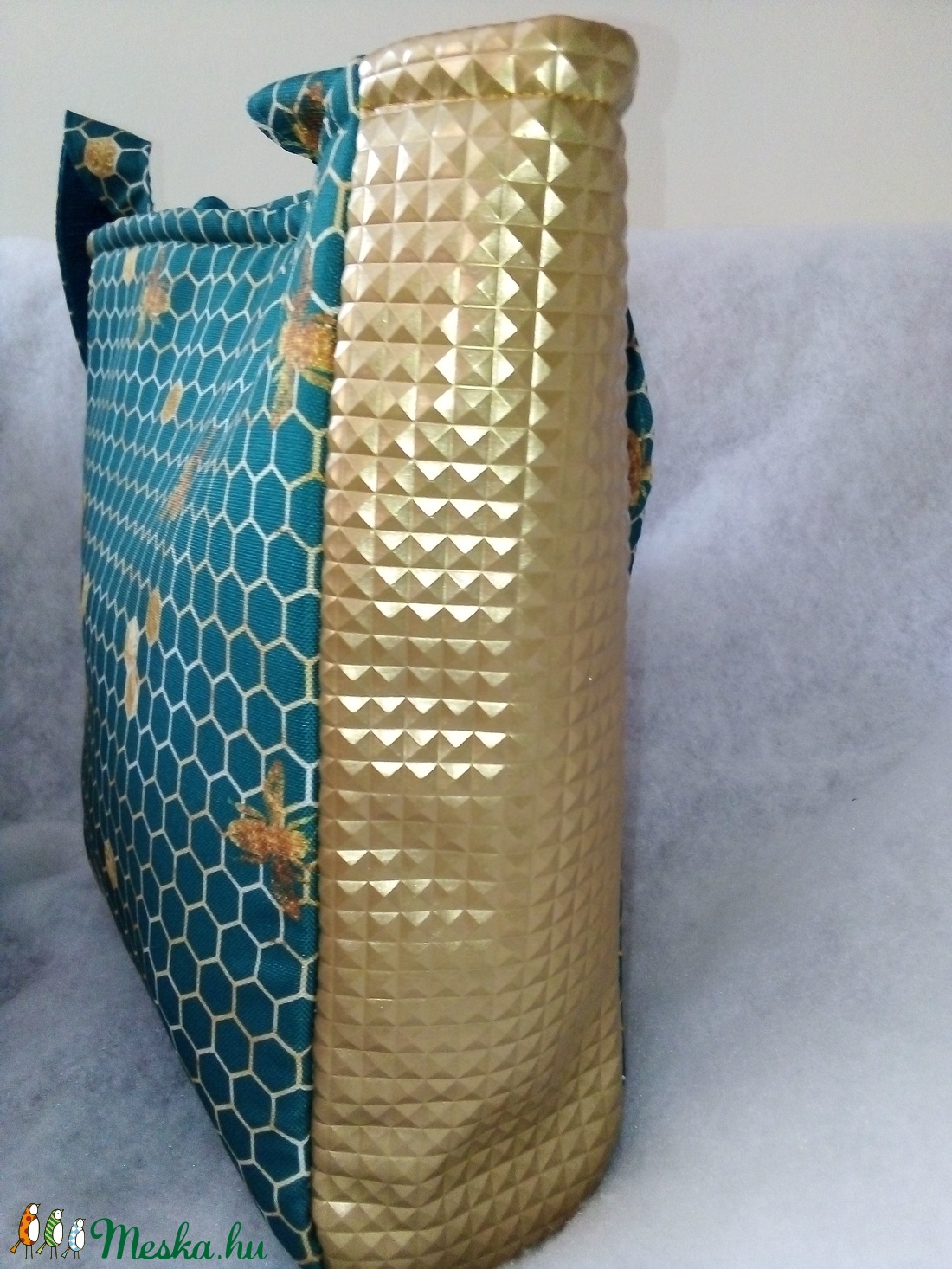 Türkiz méhsejtes táska2. - táska & tok - kézitáska & válltáska - válltáska - Meska.hu Türkiz méhsejtes táska2. - táska & tok - kézitáska & válltáska - válltáska - Meska.hu