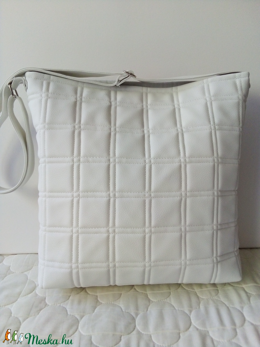 Fehér nyuszis táska - táska & tok - kézitáska & válltáska - vállon átvethető táska - Meska.hu