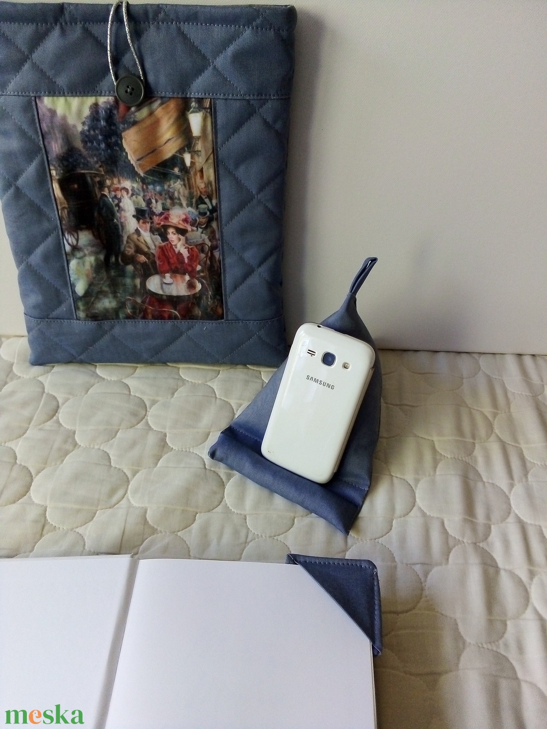 Szürke romantikus könyvtartó,telefontartó szett - könyv & zene - könyvtok - Meska.hu Szürke romantikus könyvtartó,telefontartó szett - könyv & zene - könyvtok - Meska.hu