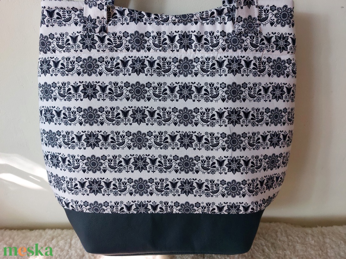 Népi motívumos táska1 - táska & tok - kézitáska & válltáska - válltáska - Meska.hu