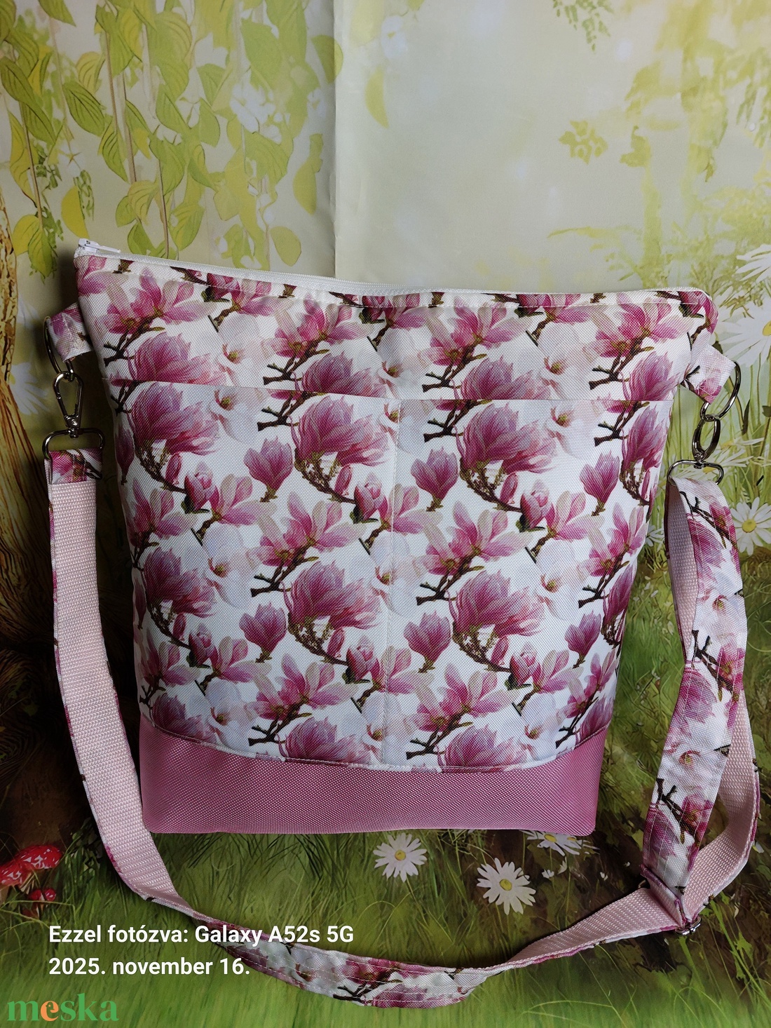 Mangólia mintás táska - táska & tok - kézitáska & válltáska - vállon átvethető táska - Meska.hu