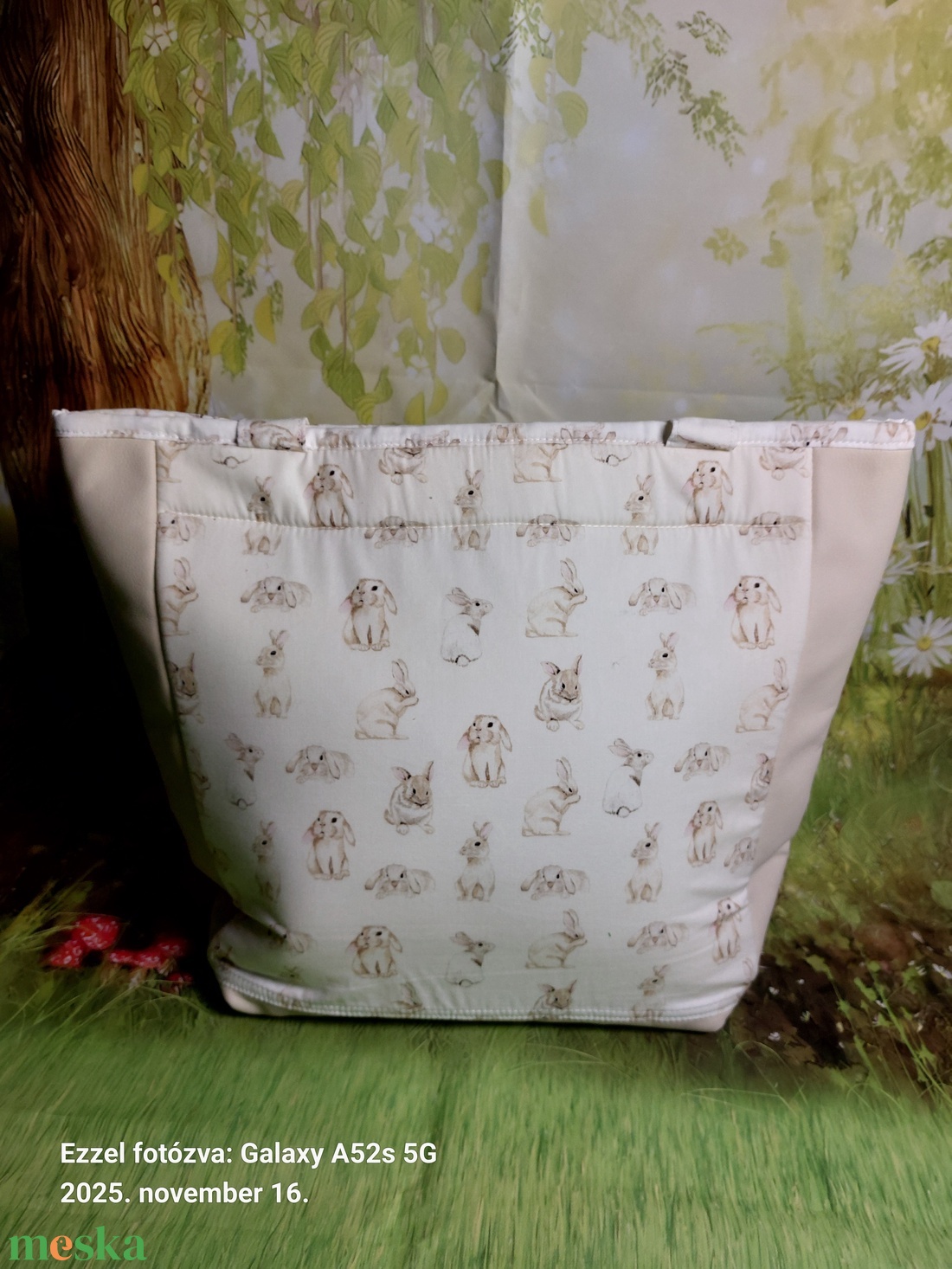 Beige nyuszis táska - táska & tok - kézitáska & válltáska - válltáska - Meska.hu