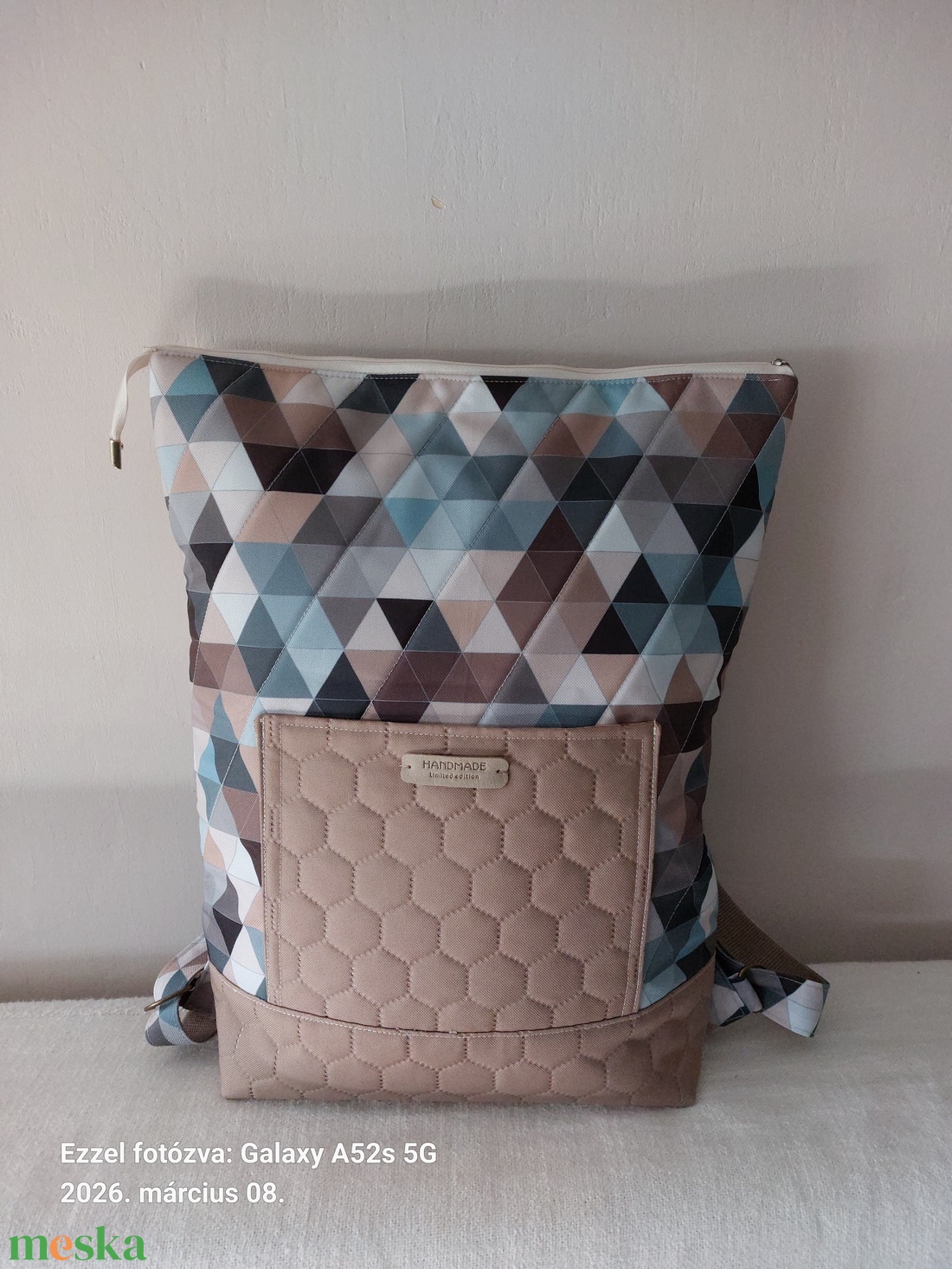 Barna háromszögesmintás hátizsák - táska & tok - hátizsák - hátizsák - Meska.hu