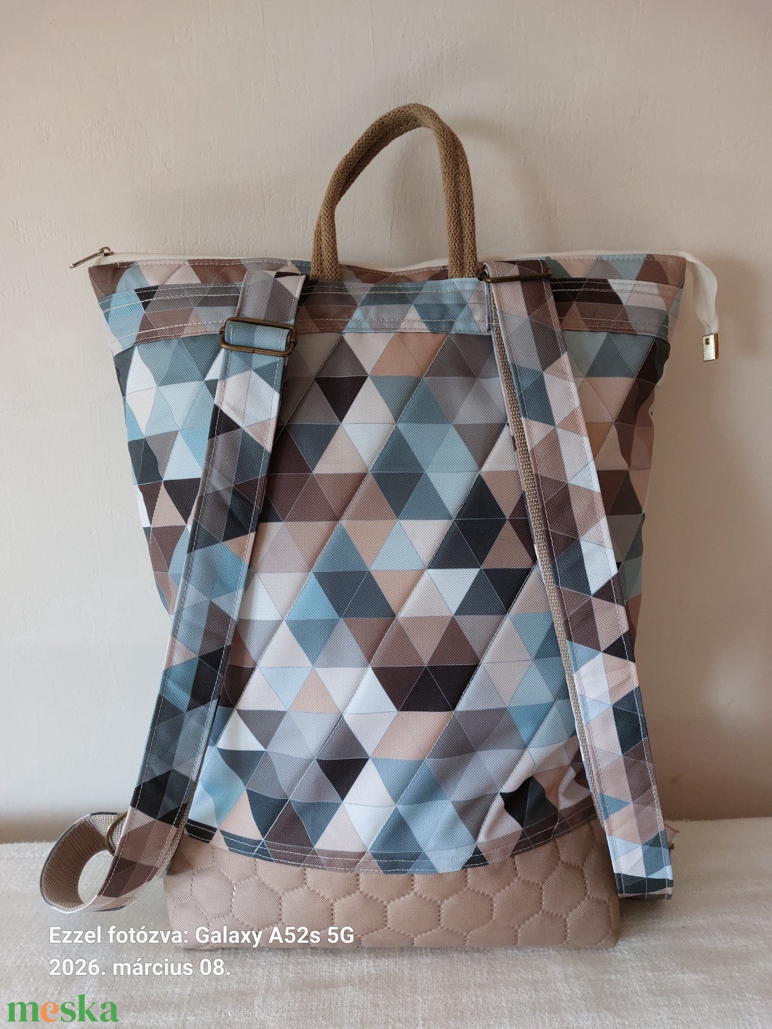 Barna háromszögesmintás hátizsák - táska & tok - hátizsák - hátizsák - Meska.hu