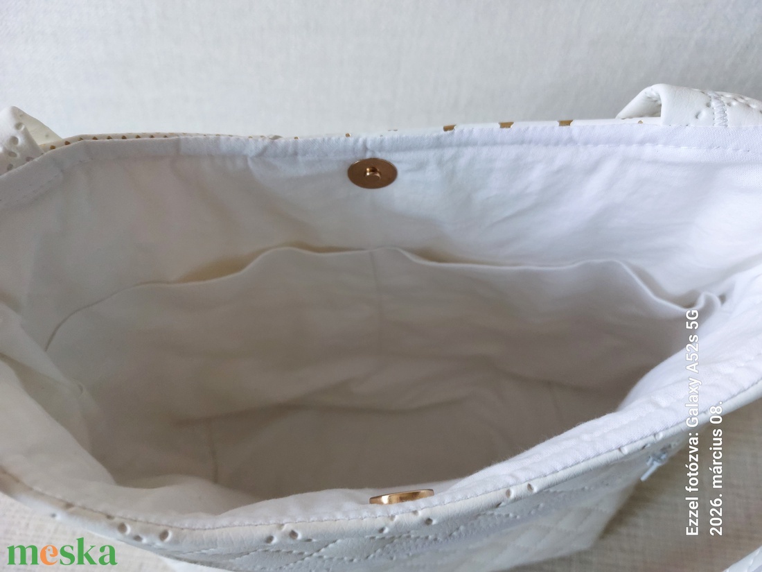 Fehér-arany csinitáska - táska & tok - kézitáska & válltáska - válltáska - Meska.hu