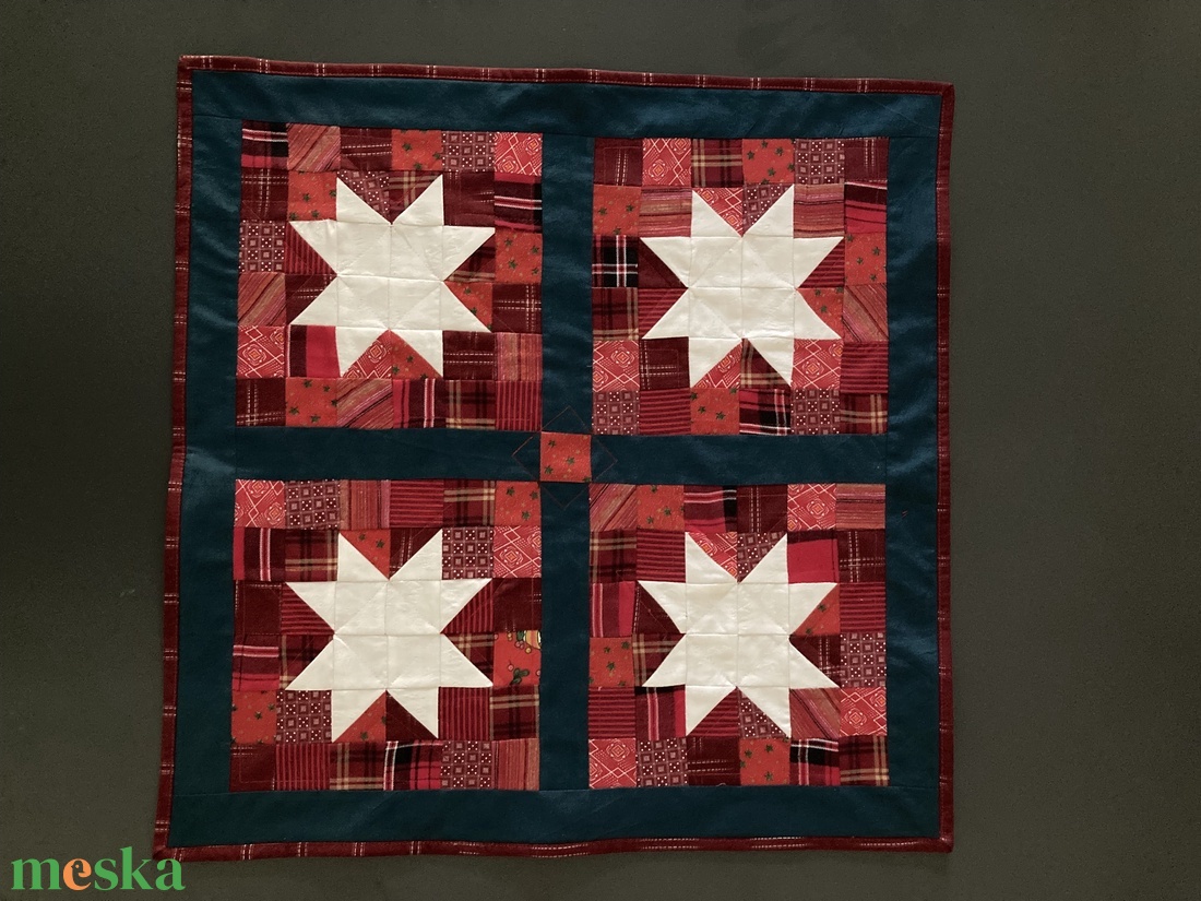 Karácsonyi patchwork asztalközép - karácsony - karácsonyi lakásdekoráció - ünnepi asztaldekoráció - Meska.hu Karácsonyi patchwork asztalközép - karácsony - karácsonyi lakásdekoráció - ünnepi asztaldekoráció - Meska.hu
