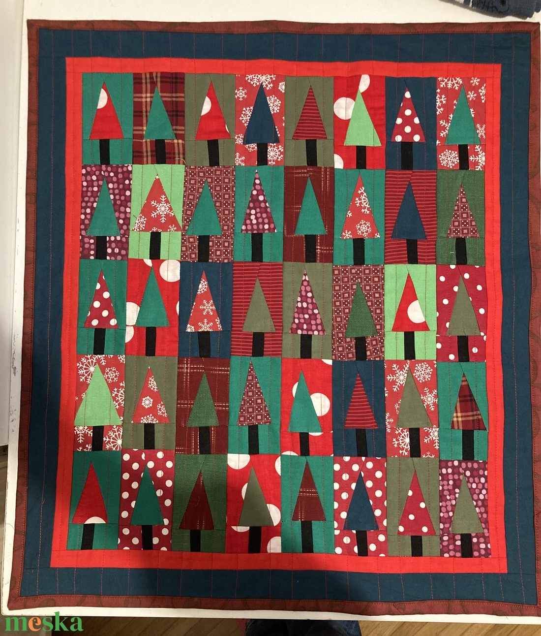 Karácsonyi patchwork asztalközép - karácsony - karácsonyi lakásdekoráció - ünnepi asztaldekoráció - Meska.hu