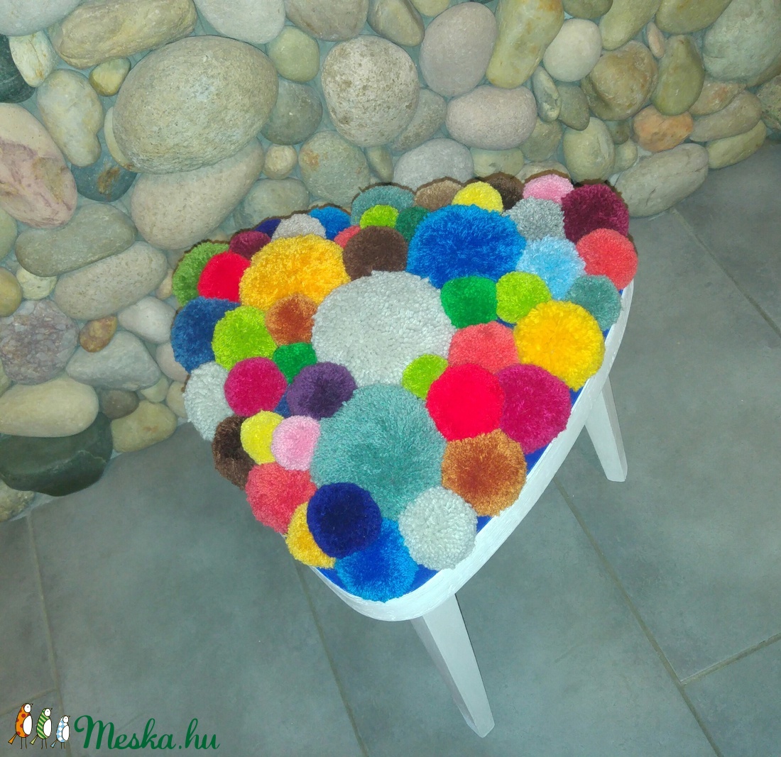 Designer szék-ülőke: csupa színes pompon/pom-pom - otthon & lakás - bútor - puff - Meska.hu