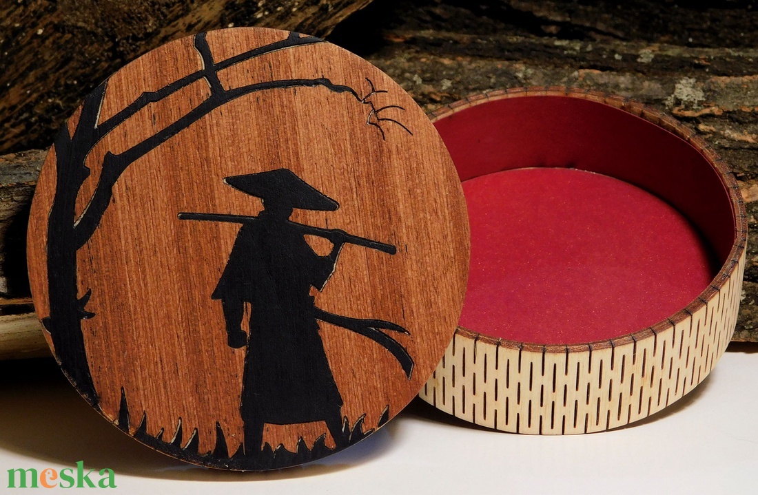 Szamuráj mintás fa ajándék doboz, japán stílus, keleti hangulat, óratartó, díszdoboz - ékszer - ékszertartó - ékszerdoboz - Meska.hu