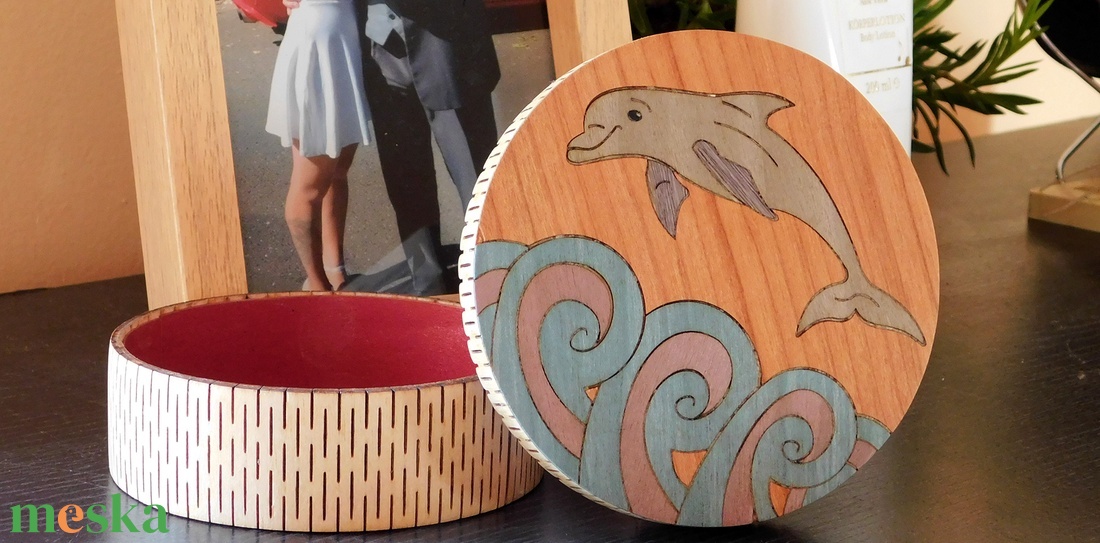 Delfin fa díszdoboz, delfines ajándék - ékszer - ékszertartó - ékszerdoboz - Meska.hu