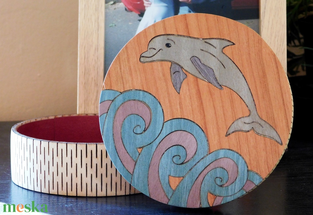 Delfin fa díszdoboz, delfines ajándék - ékszer - ékszertartó - ékszerdoboz - Meska.hu