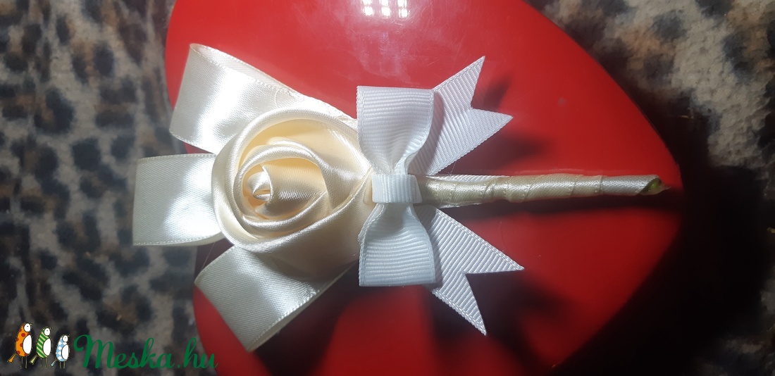 Vanilia- pezsgő vőlegénykitűző -  - Meska.hu