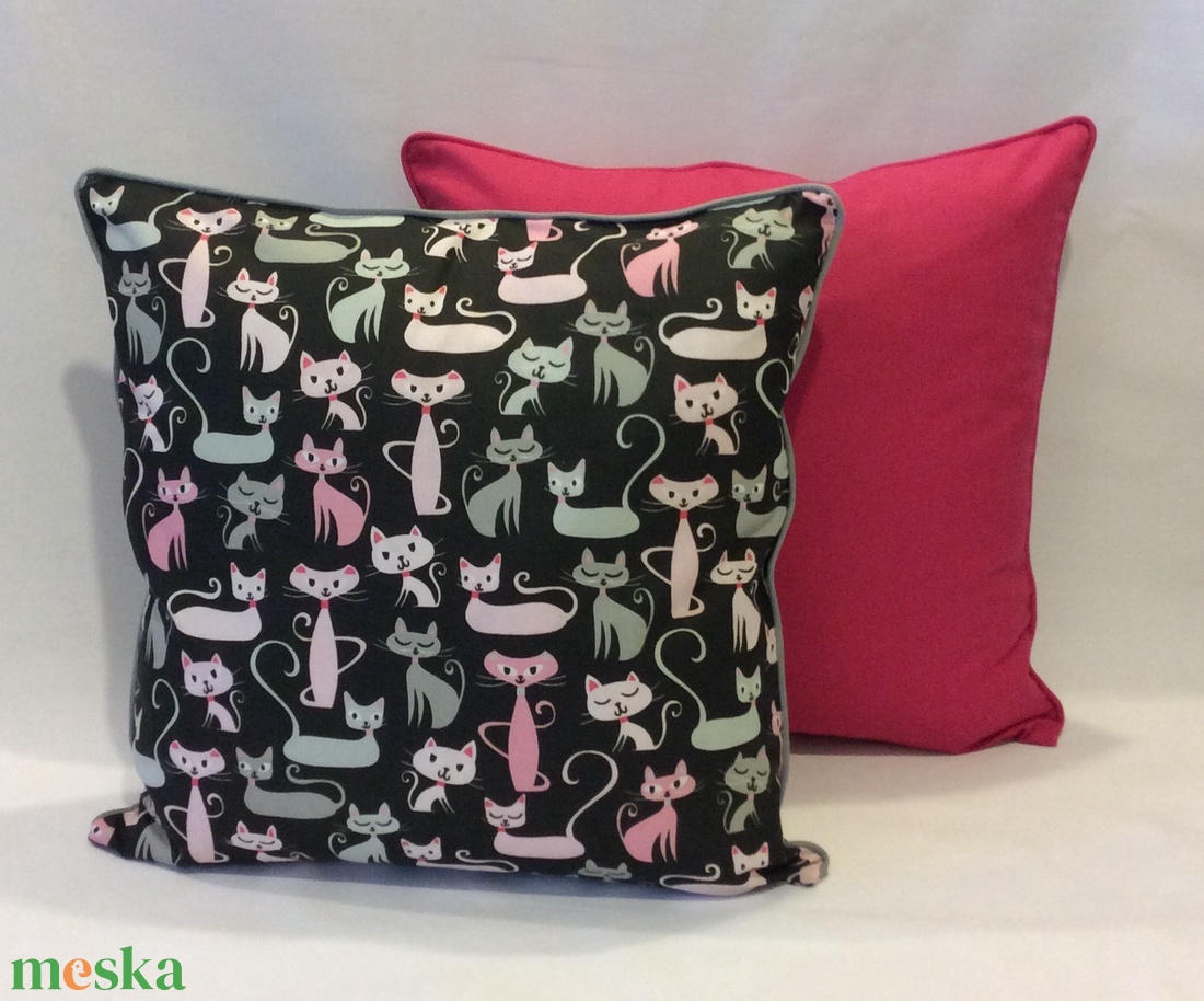 Díszpárnahuzat  Cicás és egyszinű - otthon & életmód - lakástextil - párna & párnahuzat - díszpárnahuzat - Meska.hu