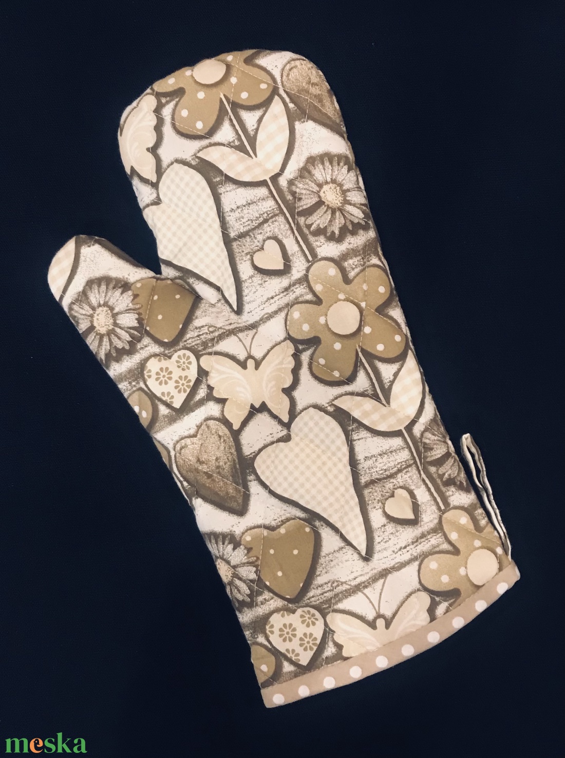 Edényfogó kesztyű szivecske - virág mintás  - otthon & életmód - konyhafelszerelés, tálalás - konyhai textil - edényfogó & edényfedő - Meska.hu