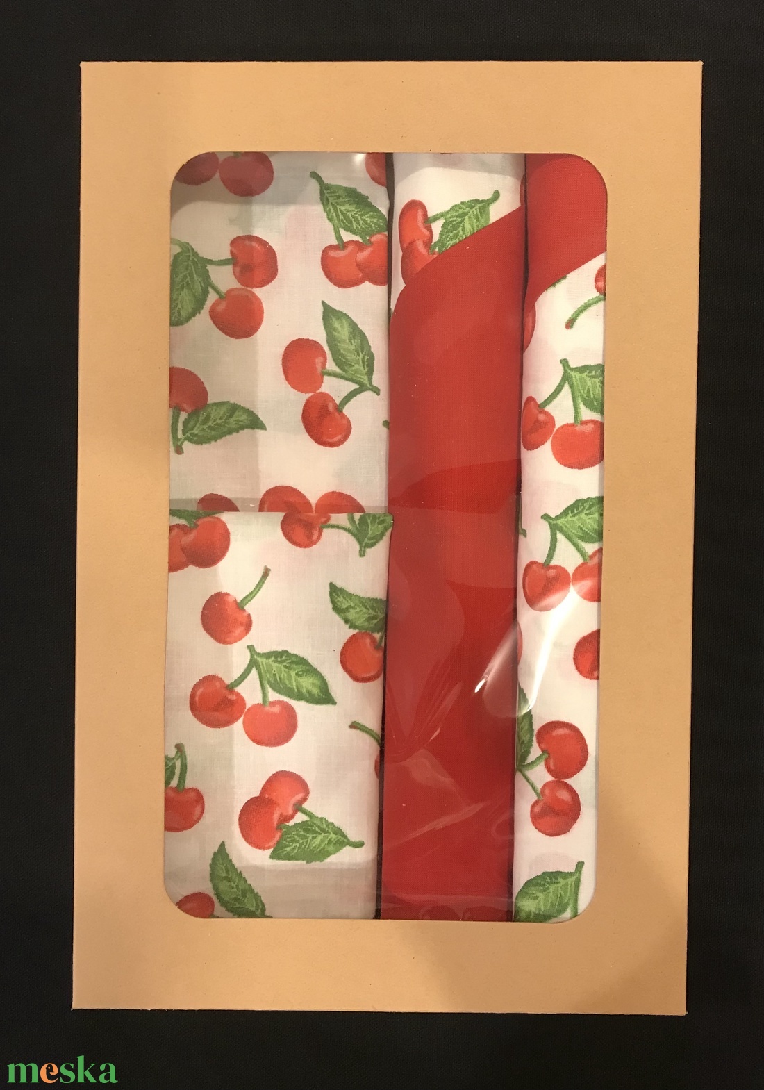 Tányéralátét szett cseresznye mintával  - otthon & életmód - konyhafelszerelés, tálalás - tálalás - tányér- és poháralátét - Meska.hu