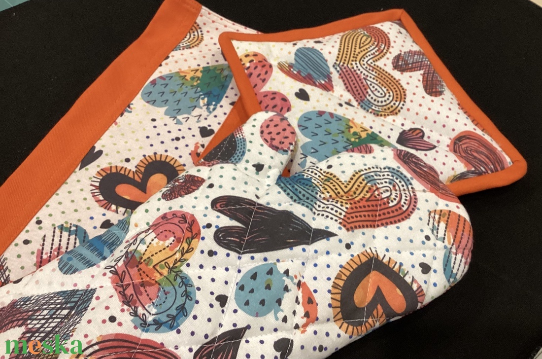 Konyharuha szett vidám szivecske mintával  - otthon & életmód - konyhafelszerelés, tálalás - konyhai textil - konyharuha & törlőkendő - Meska.hu