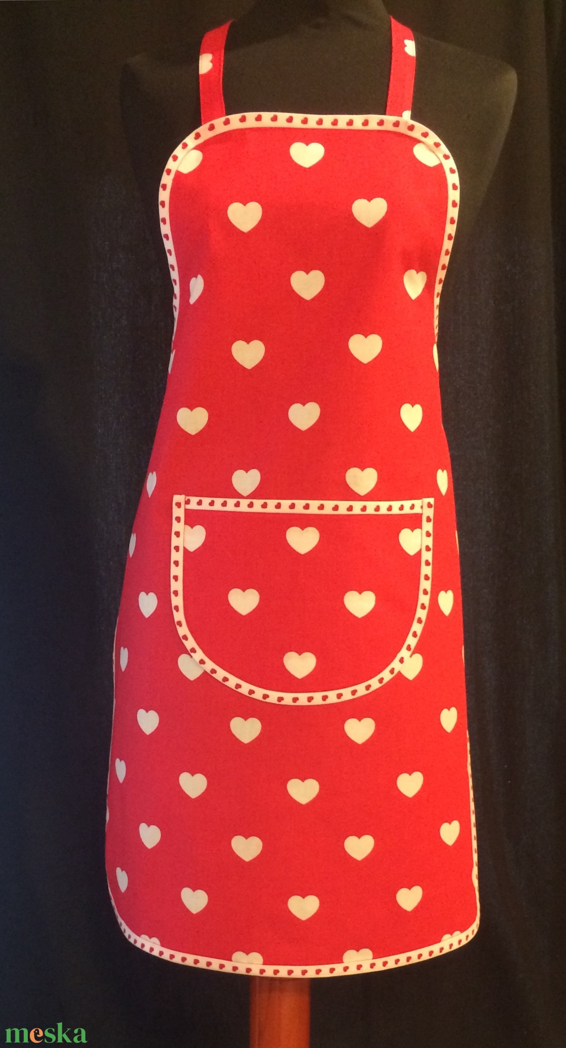 Kötény szívecske mintás - otthon & életmód - konyhafelszerelés, tálalás - konyhai textil - kötény - Meska.hu