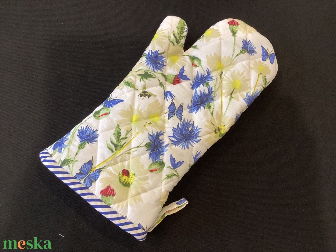 Edényfogó kesztyű búzavirág - pillangó mintával  - otthon & életmód - konyhafelszerelés, tálalás - konyhai textil - edényfogó & edényfedő - Meska.hu