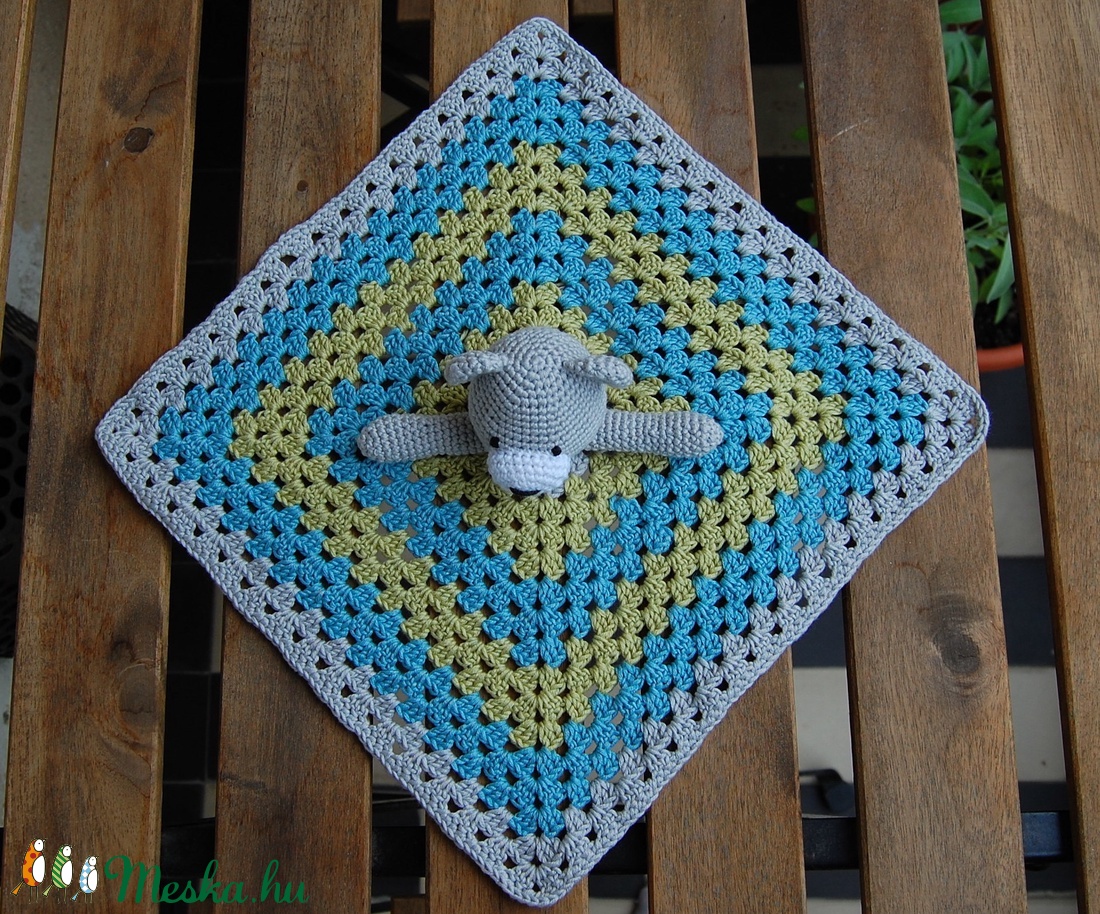 Horgolt macis szundikendő - játék & sport - Meska.hu